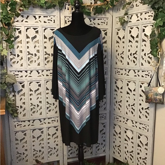 Emma & Michele Dresses & Skirts - EMMA & MICHELLE BOLD BLACK WHITE & BLUE DESIGN STRETCHY LONG SLEEVE MIDI DRESS
